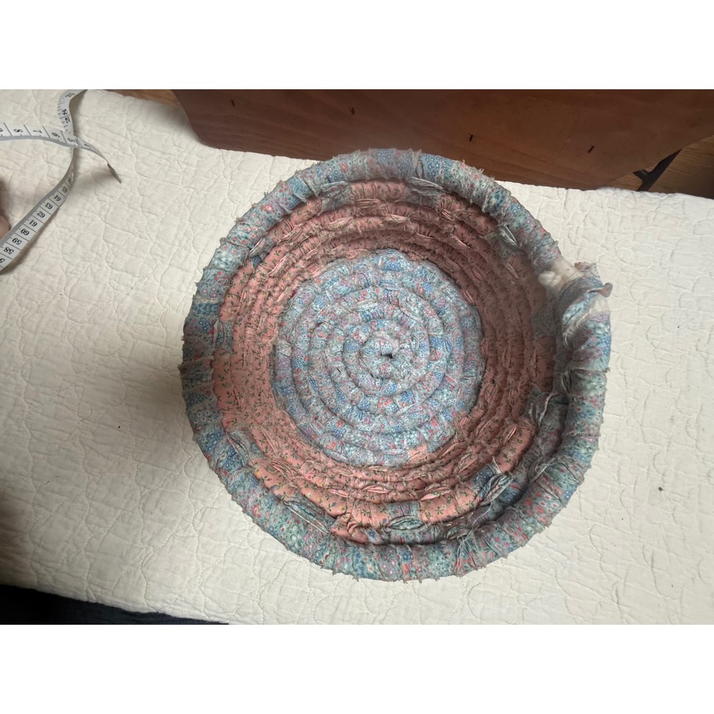 Vintage Amish Handmade twisted rag Bowl/ rag‎ basket